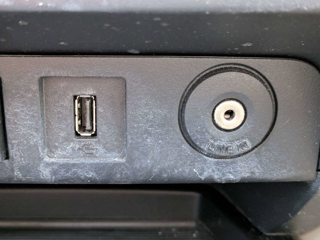 Used 2010 Ford Escape XLS image 29