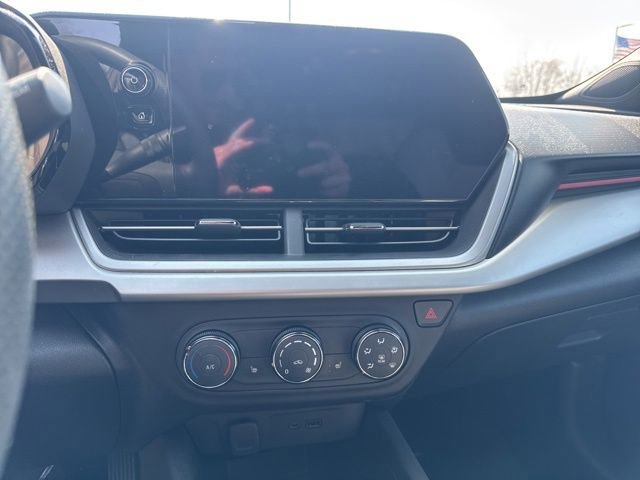 Used 2024 Chevrolet Trax RS w/ Driver Confidence Package image 8