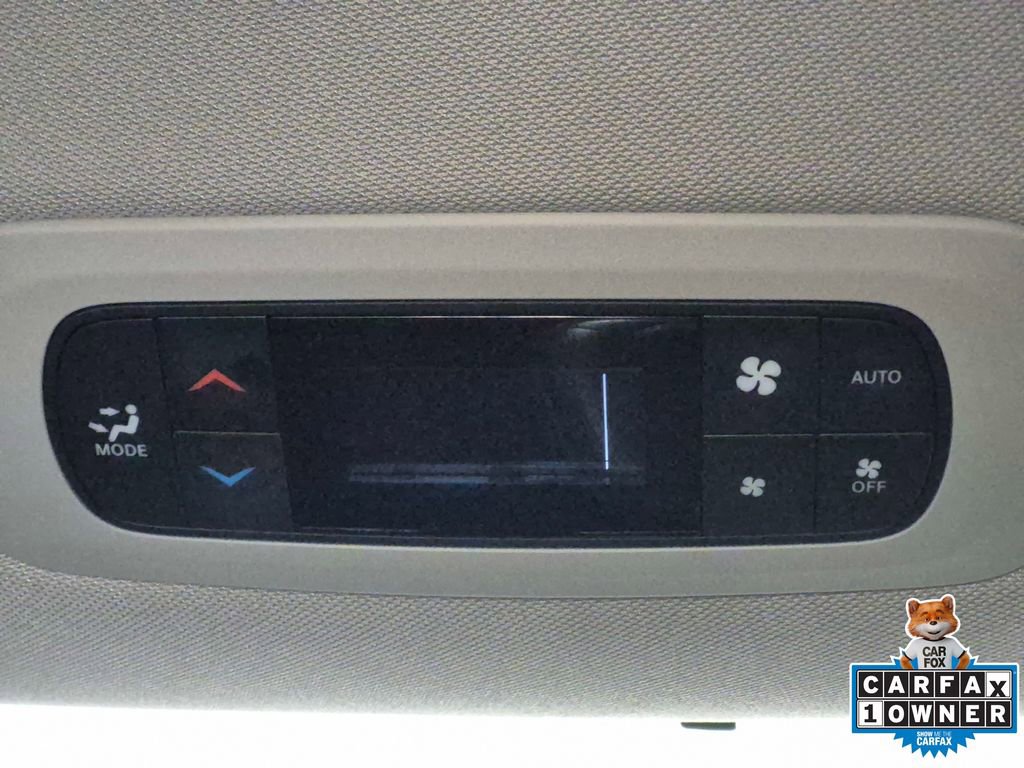 Used 2024 Chrysler Pacifica Touring-L image 22