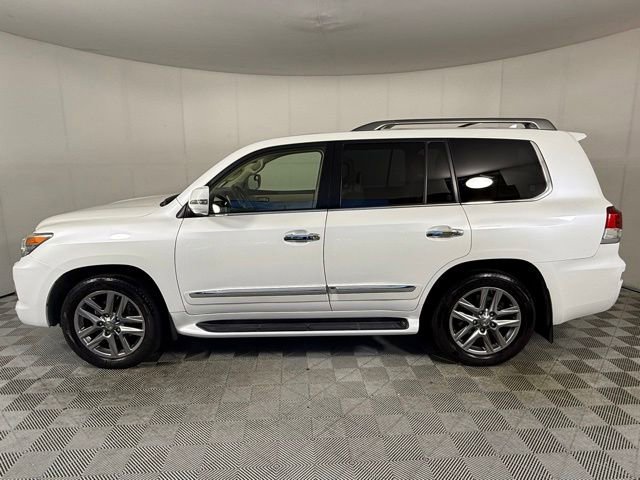Used 2014 Lexus LX 570 4WD image 3