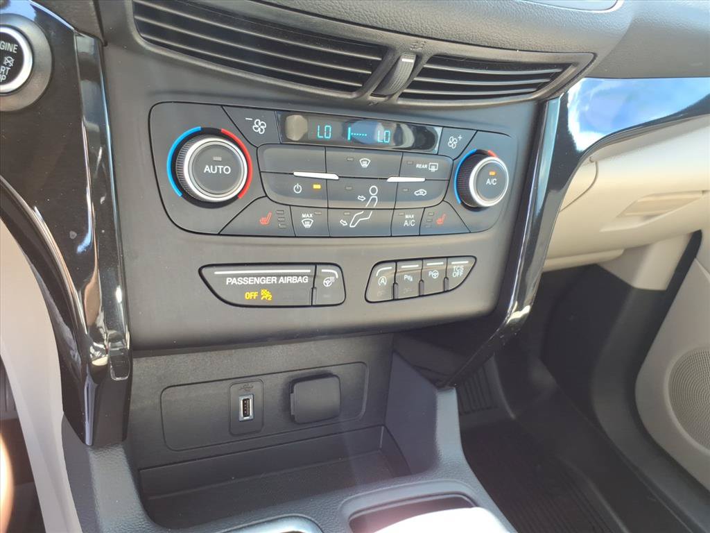 Used 2018 Ford Escape Titanium w/ Ford Safe & Smart Package AWD/4WD image 20