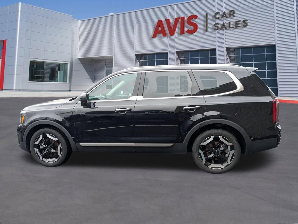 Used 2025 Kia Telluride S image 10
