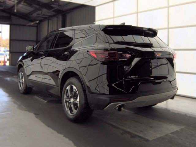 Used 2025 Chevrolet Blazer LT FWD image 4