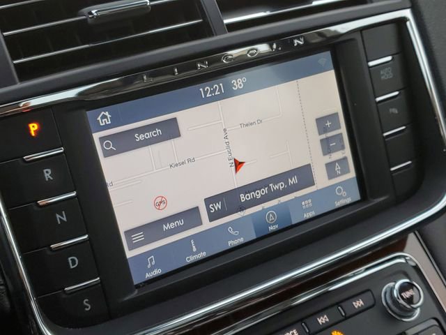 Used 2019 Lincoln Continental Select w/ Continental Climate Package image 18