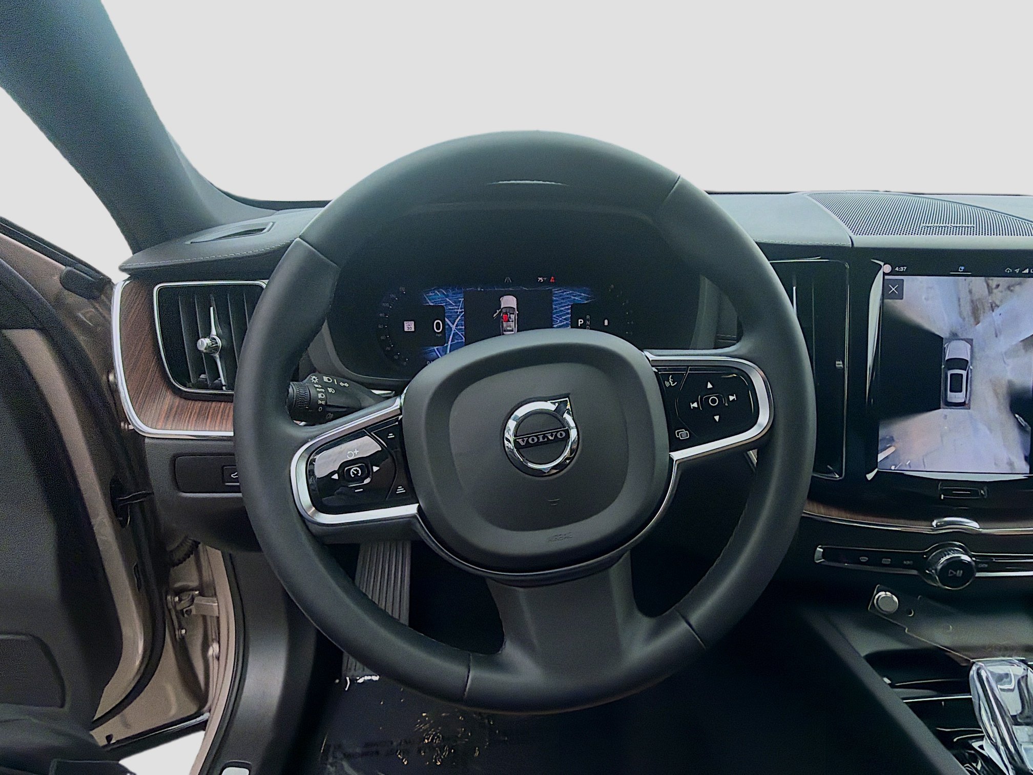 Used 2024 Volvo XC60 B5 Ultimate AWD/4WD image 8
