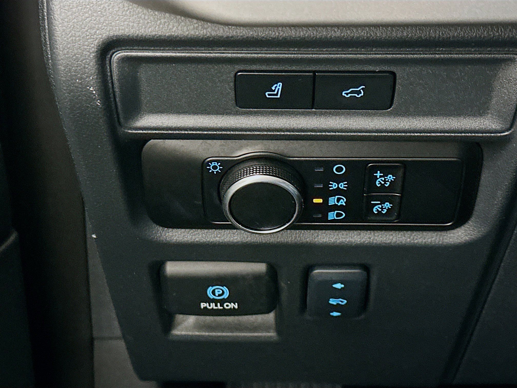 Used 2024 Ford Expedition XLT image 17