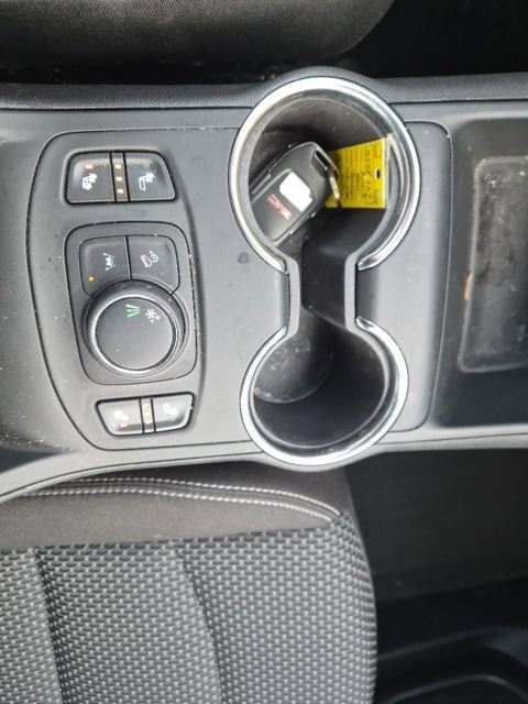 Used 2023 GMC Terrain SLE w/ Driver Convenience Package image 19