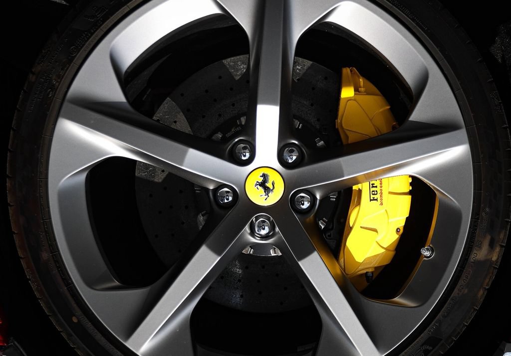 Certified 2025 Ferrari 12Cilindri RWD image 13