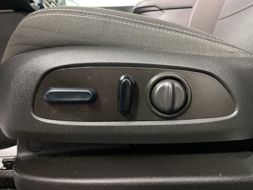 Certified 2023 GMC Terrain SLE w/ Driver Convenience Package image 12