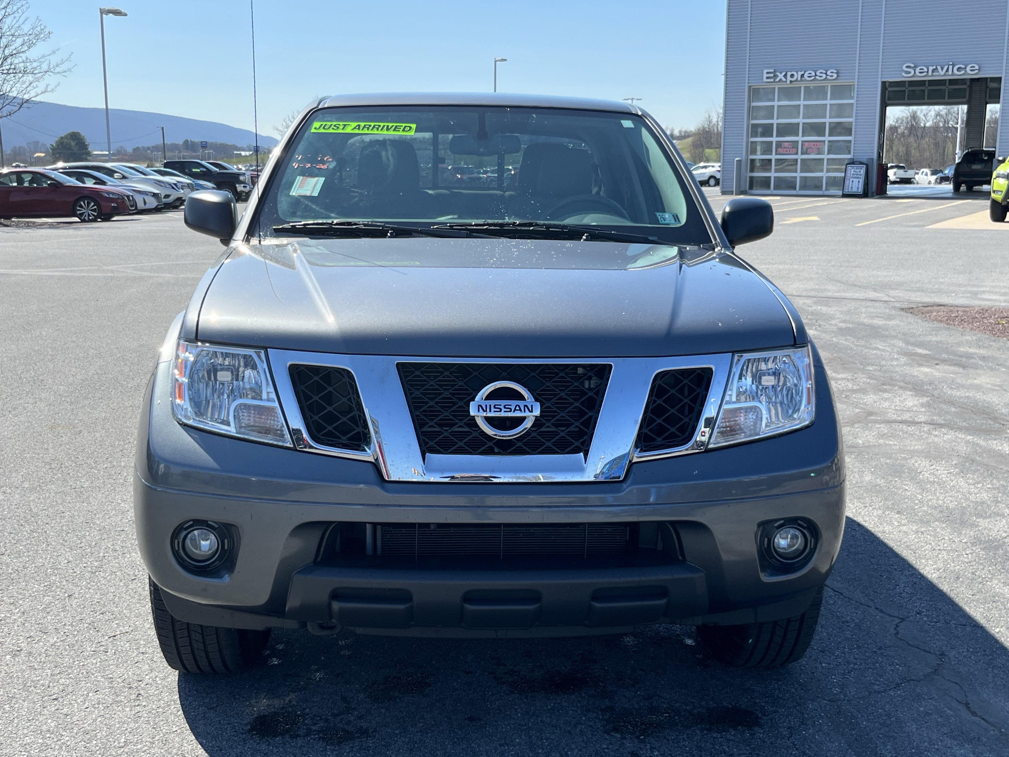 Used 2020 Nissan Frontier SV image 8