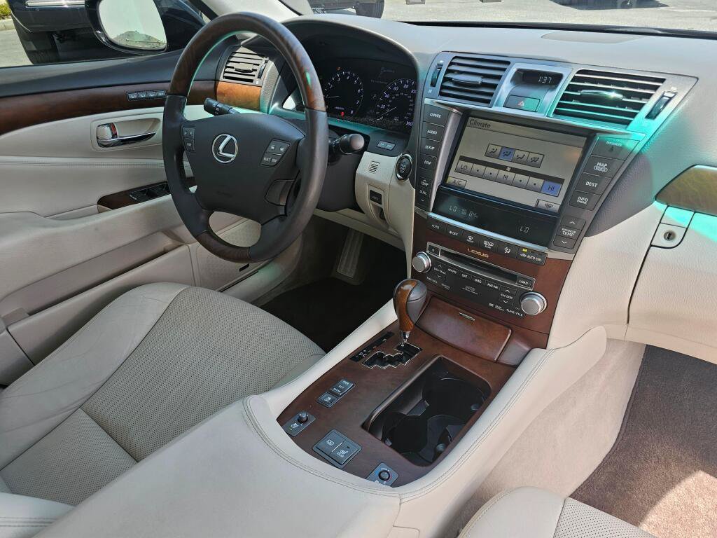Used 2012 Lexus LS 460 AWD w/ Luxury Value Edition image 10