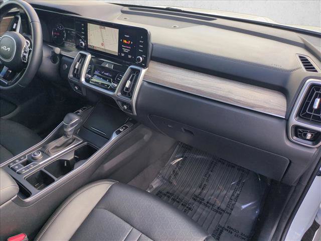 Used 2022 Kia Sorento EX image 22