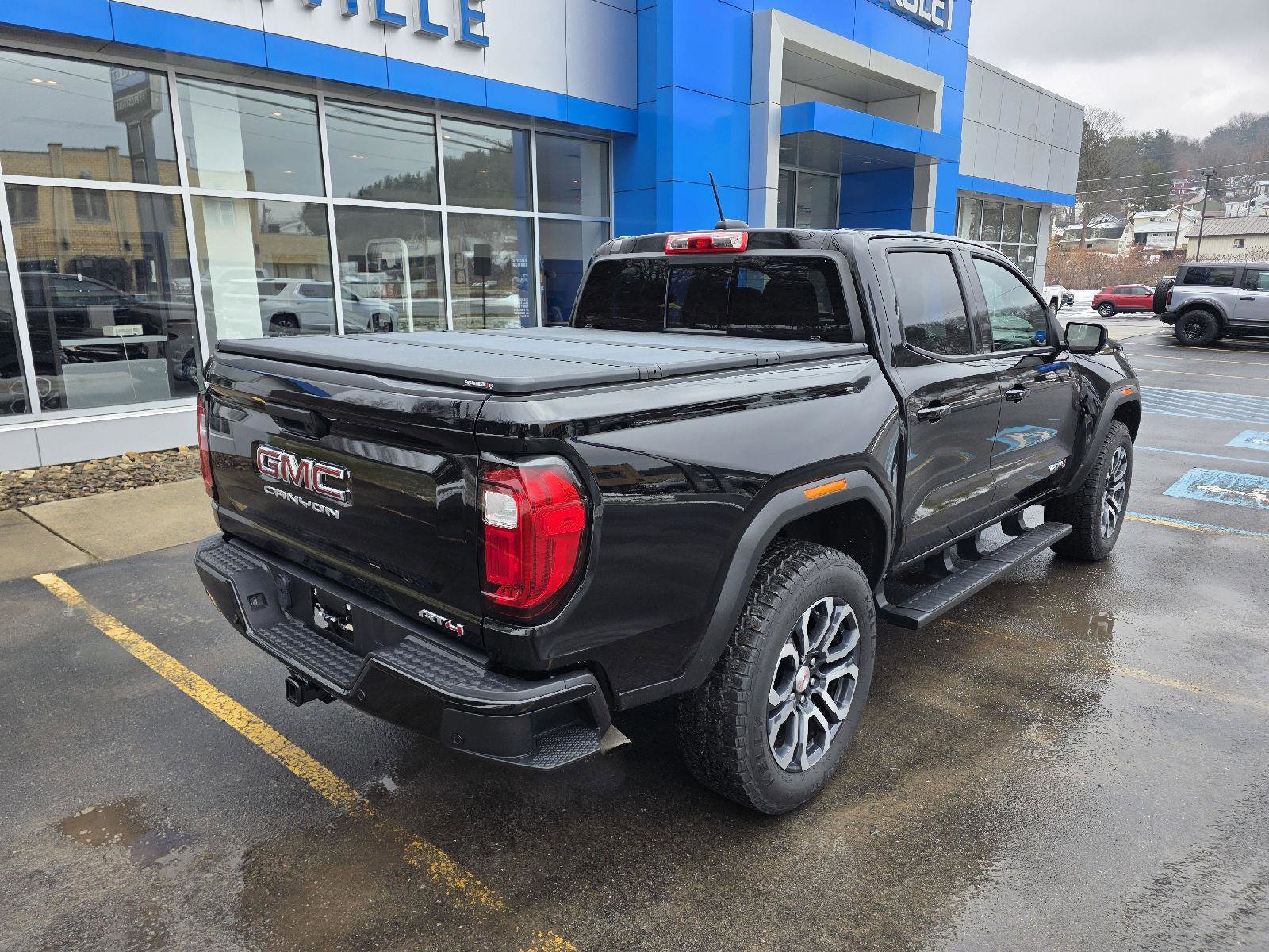 Used 2024 GMC Canyon AT4 w/ Canyon Safety Plus Package image 8