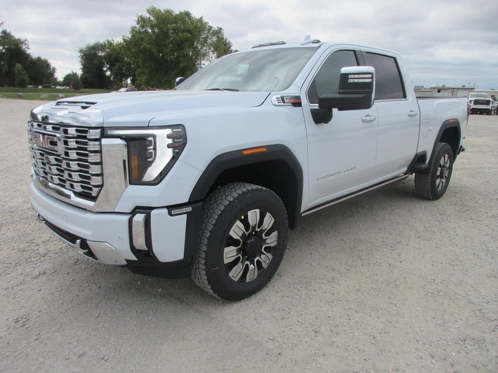 New 2026 GMC Sierra 2500 Denali w/ Denali Reserve Package image 11