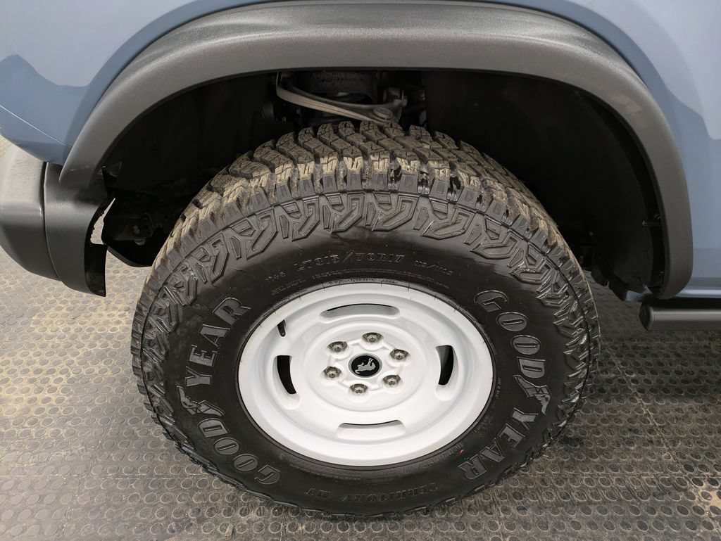 Used 2023 Ford Bronco Heritage Edition AWD/4WD image 7