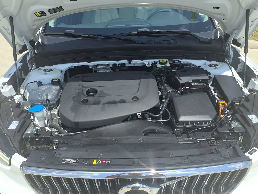 Used 2024 Volvo XC40 B5 Plus AWD/4WD image 41