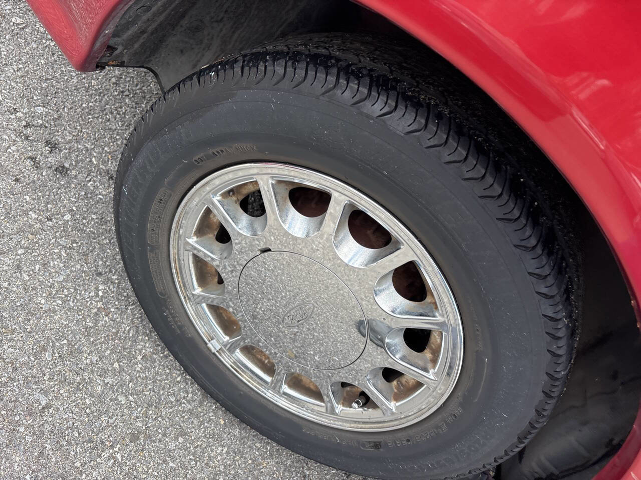Used 1998 Ford Taurus SE FWD image 7
