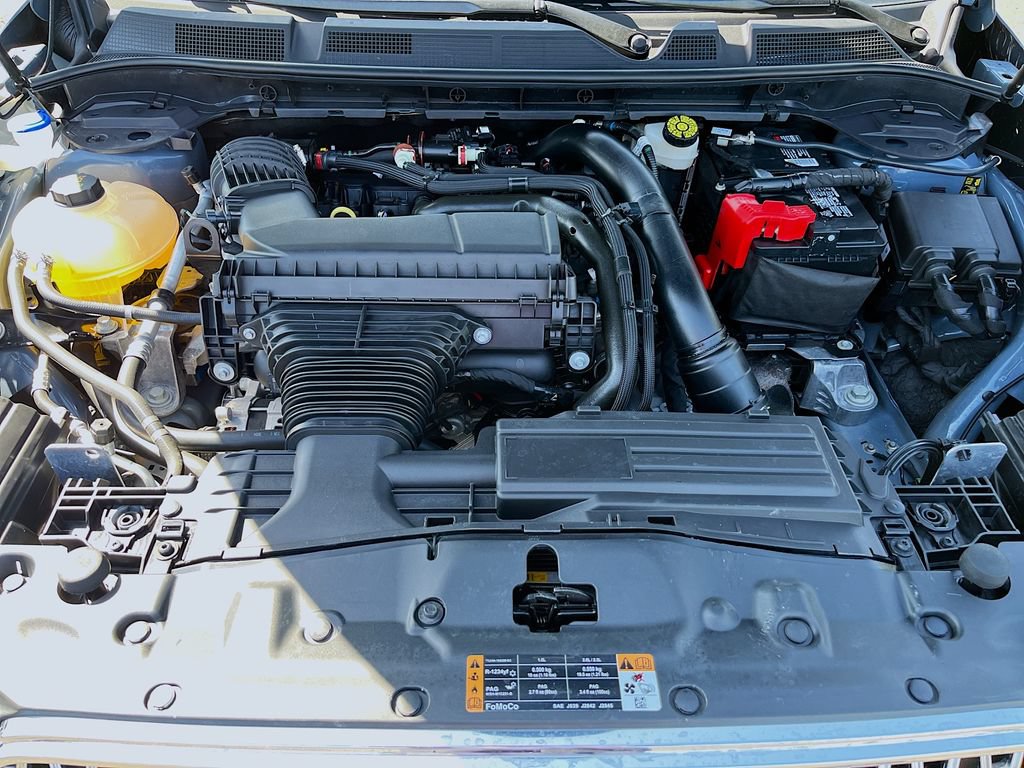 Used 2025 Lincoln Corsair FWD image 30