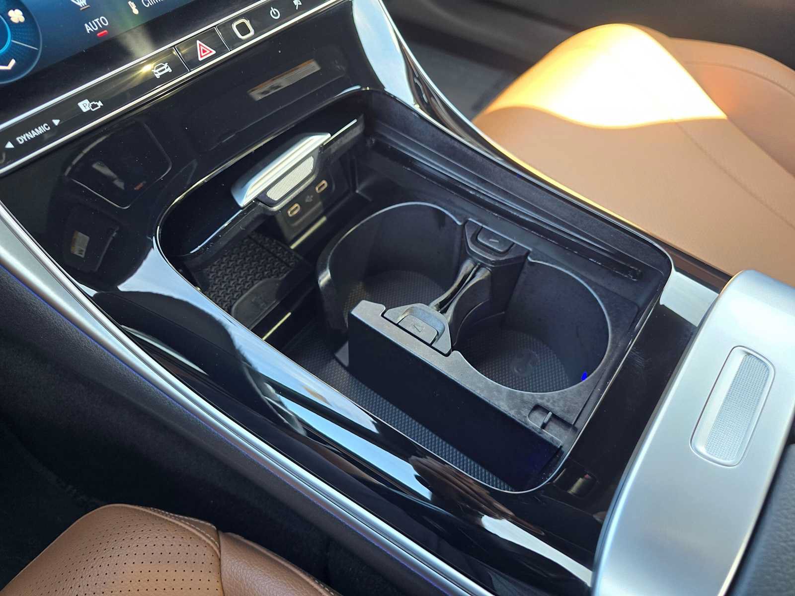 New 2027 Mercedes-Benz CLE 300 4MATIC Coupe image 25