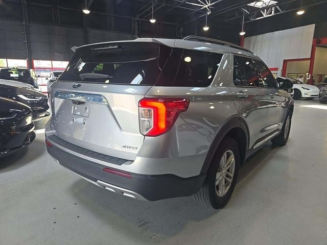 Used 2024 Ford Explorer XLT w/ Equipment Group 202A AWD/4WD image 4