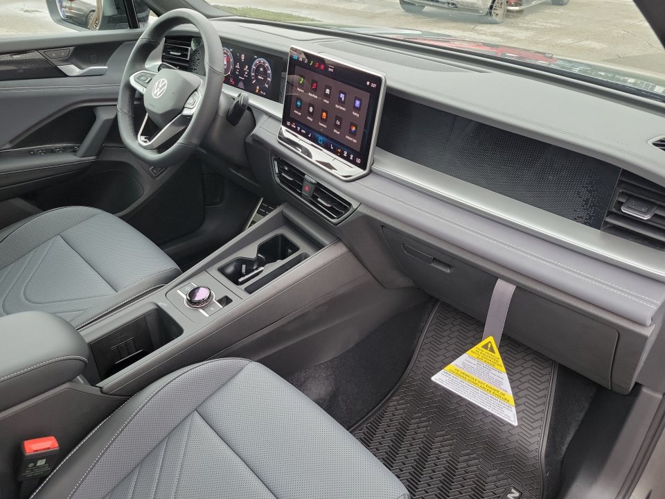 New 2026 Volkswagen Tiguan SE R-Line AWD/4WD image 27
