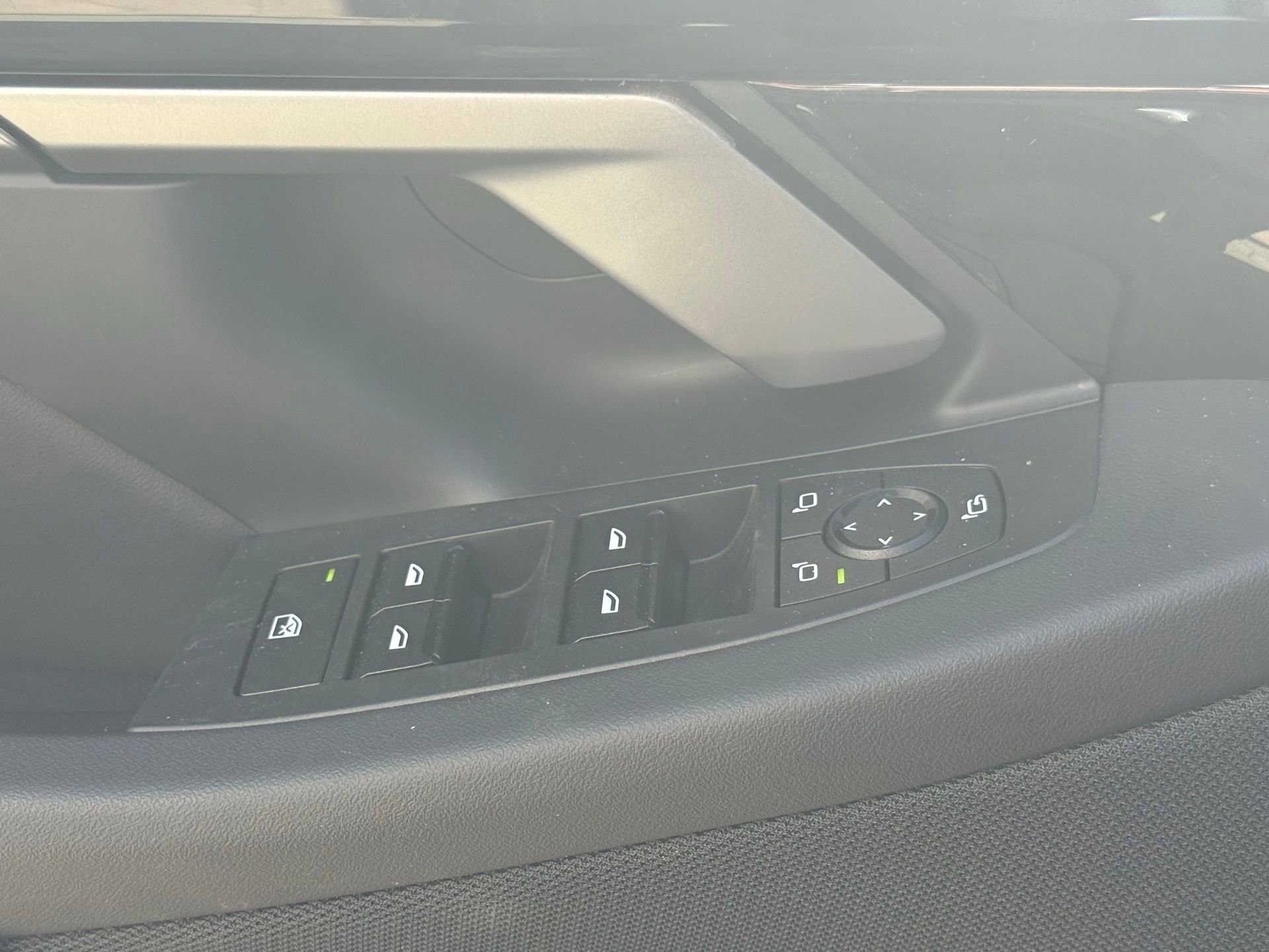 Used 2024 BMW 530i xDrive w/ Convenience Package image 39