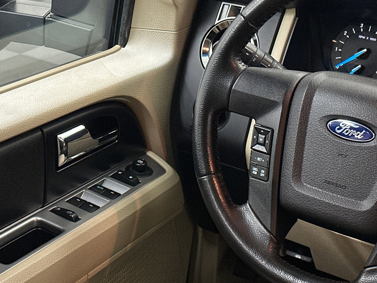 Used 2015 Ford Expedition XL image 19