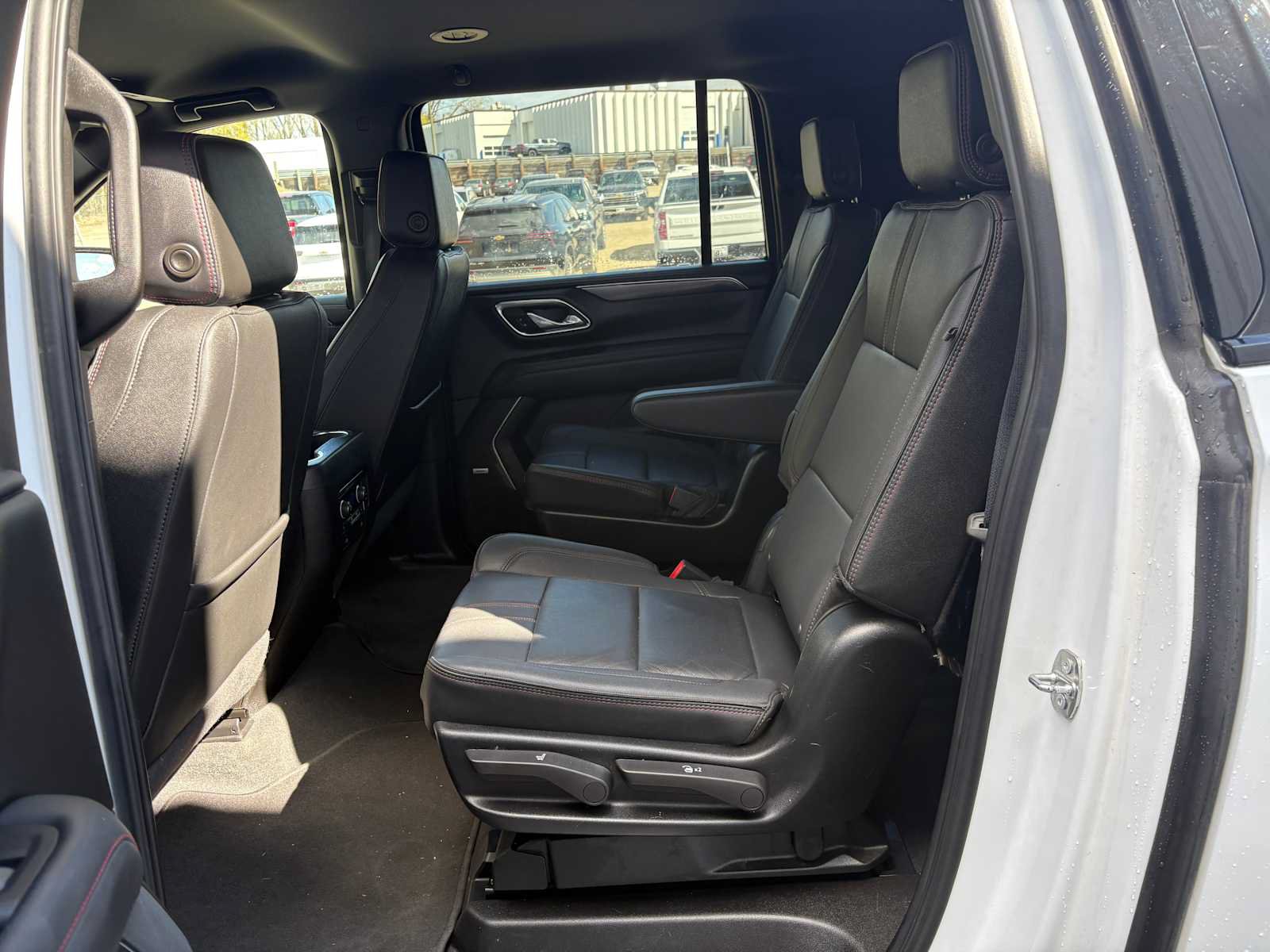 Used 2024 Chevrolet Suburban RST w/ Luxury Package AWD/4WD image 8