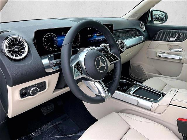 New 2026 Mercedes-Benz GLB 250 image 8