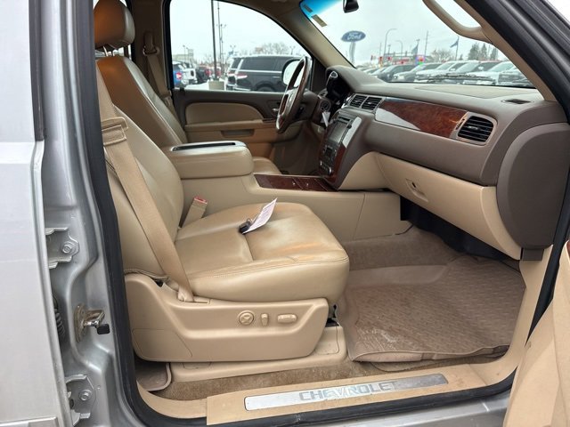 Used 2013 Chevrolet Suburban LTZ image 10
