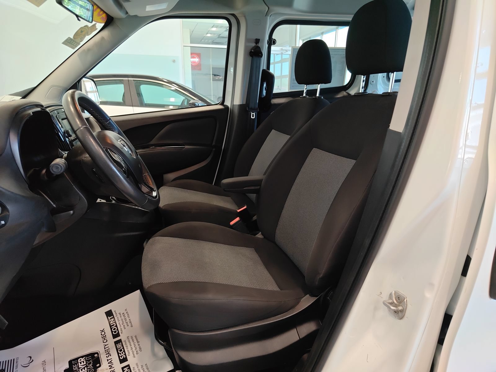Used 2017 RAM ProMaster City Tradesman w/ Rear Back-up Camera Group FWD image 9