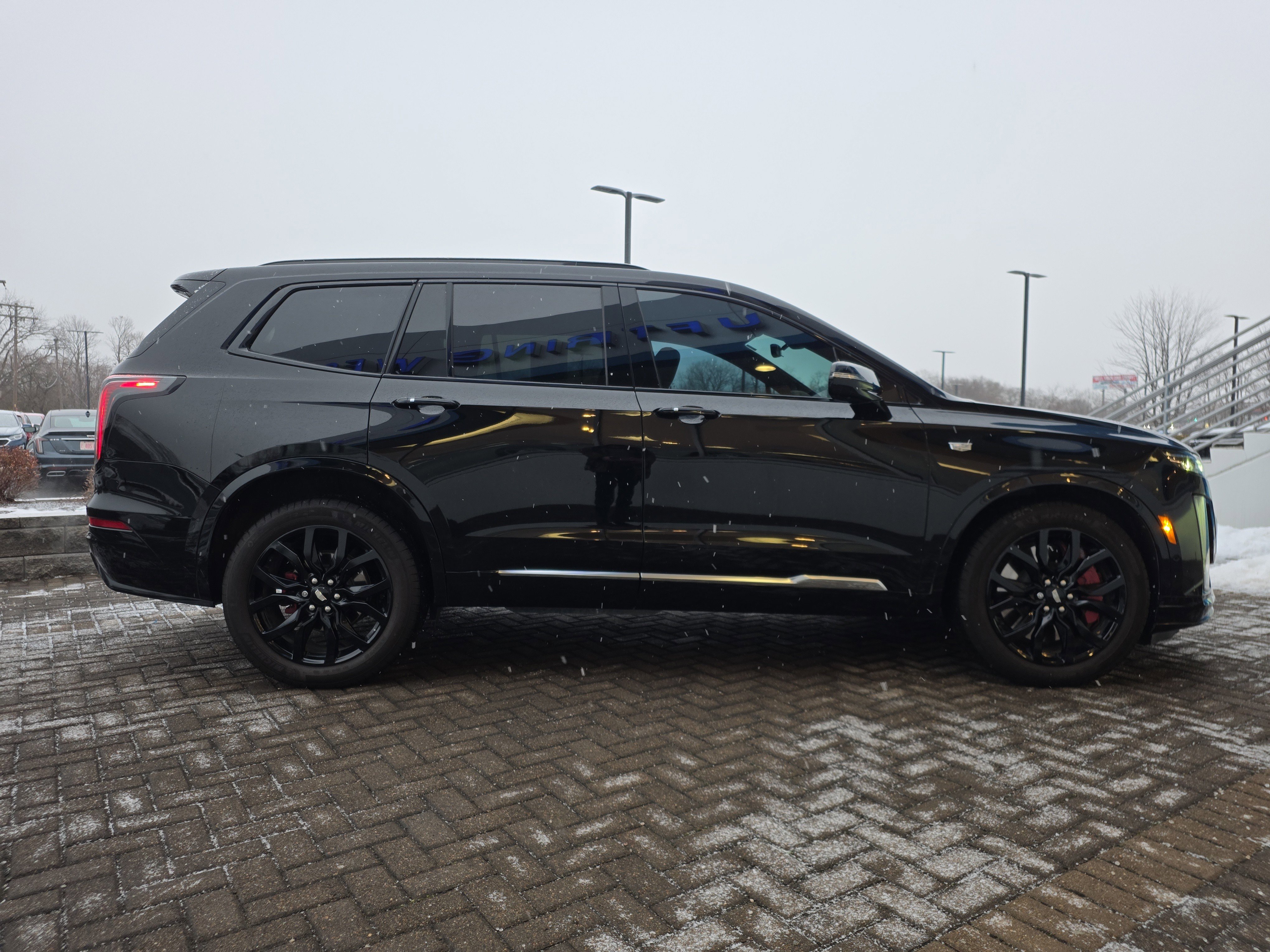 Used 2023 Cadillac XT6 Sport w/ Platinum Package image 6