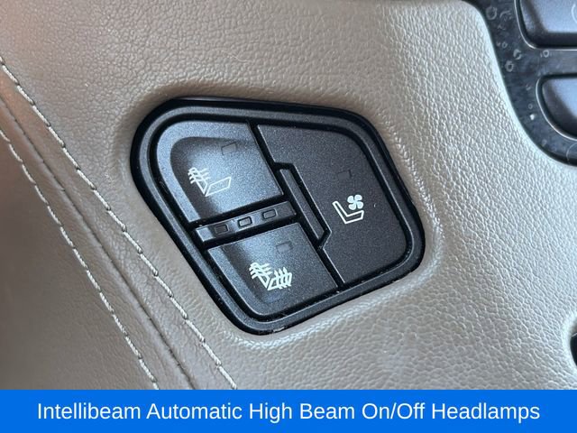 Used 2017 GMC Yukon SLT w/ Premium Edition AWD/4WD image 28