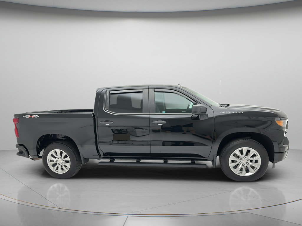 Used 2023 Chevrolet Silverado 1500 Custom AWD/4WD image 4