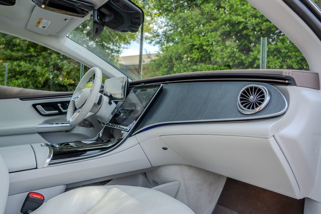 Used 2023 Mercedes-Benz EQE 500 4MATIC Sedan image 23
