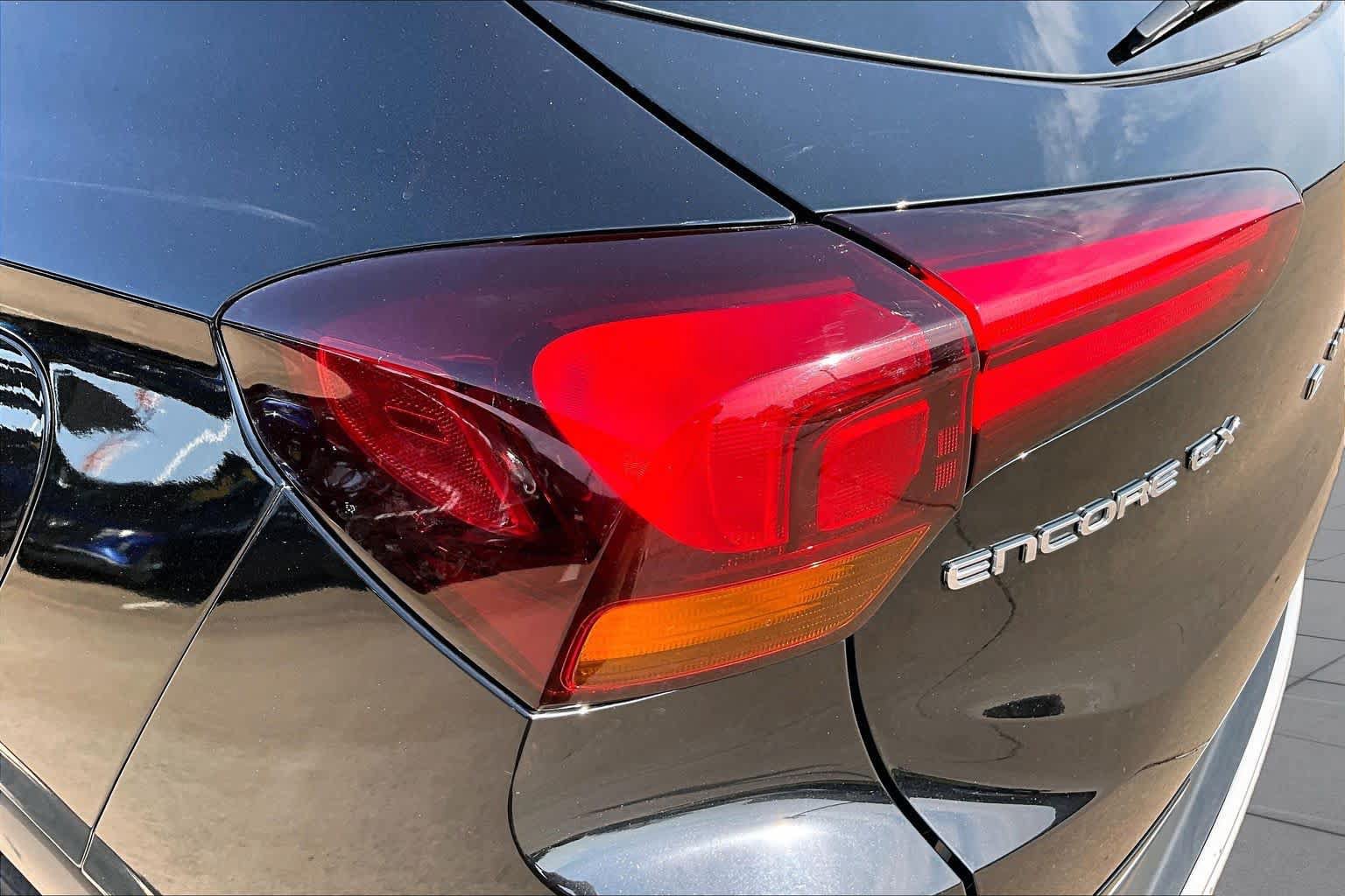 Used 2025 Buick Encore GX Preferred FWD image 27