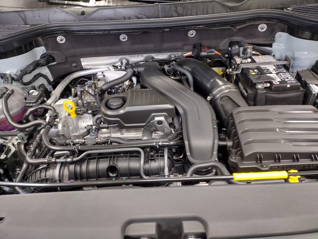New 2026 Volkswagen Taos SEL image 7