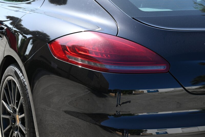 Used 2015 Porsche Panamera GTS AWD/4WD image 10