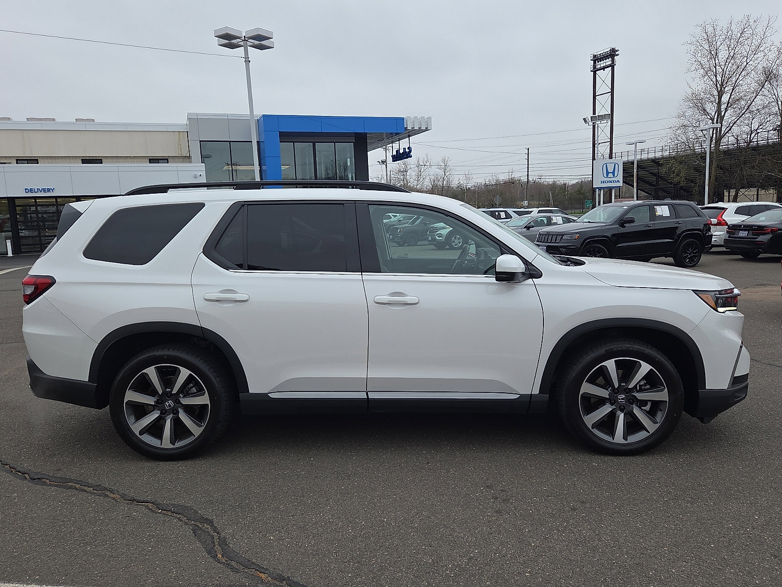 Used 2025 Honda Pilot Elite image 7