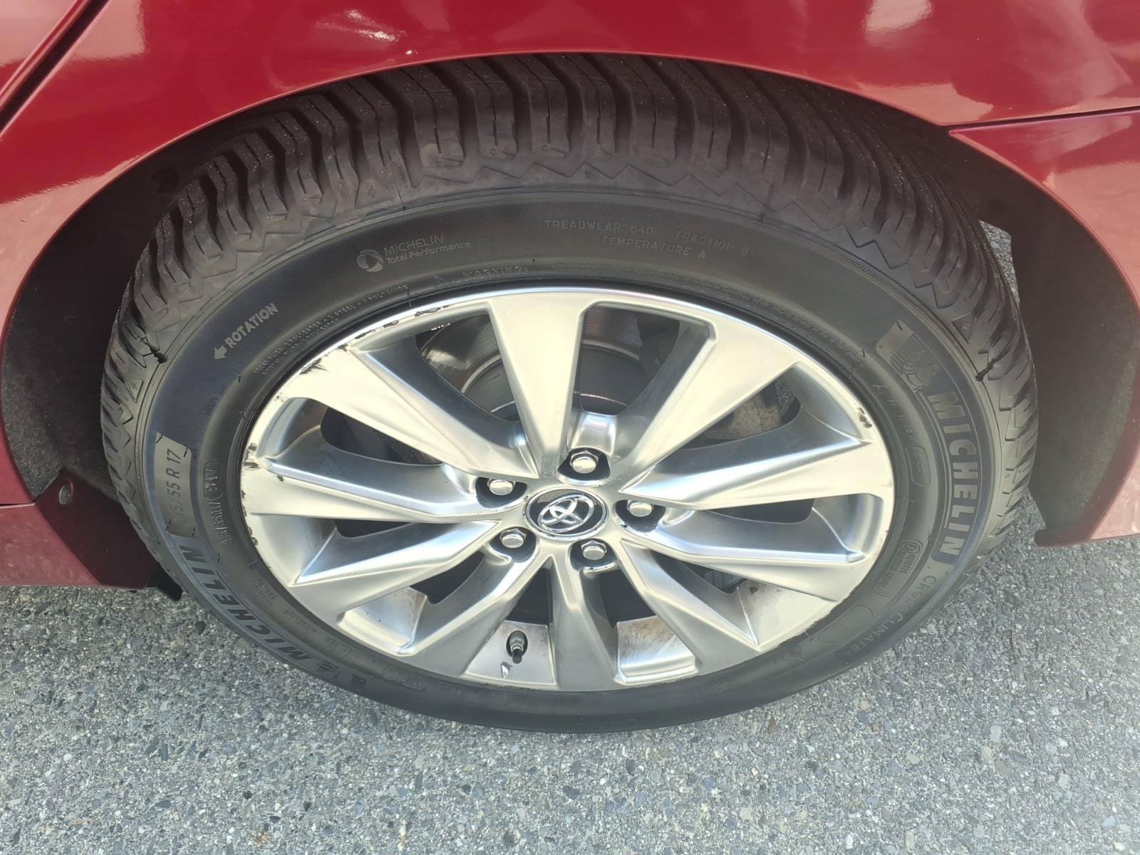 Used 2017 Toyota Camry XLE w/ Moonroof Package FWD image 6