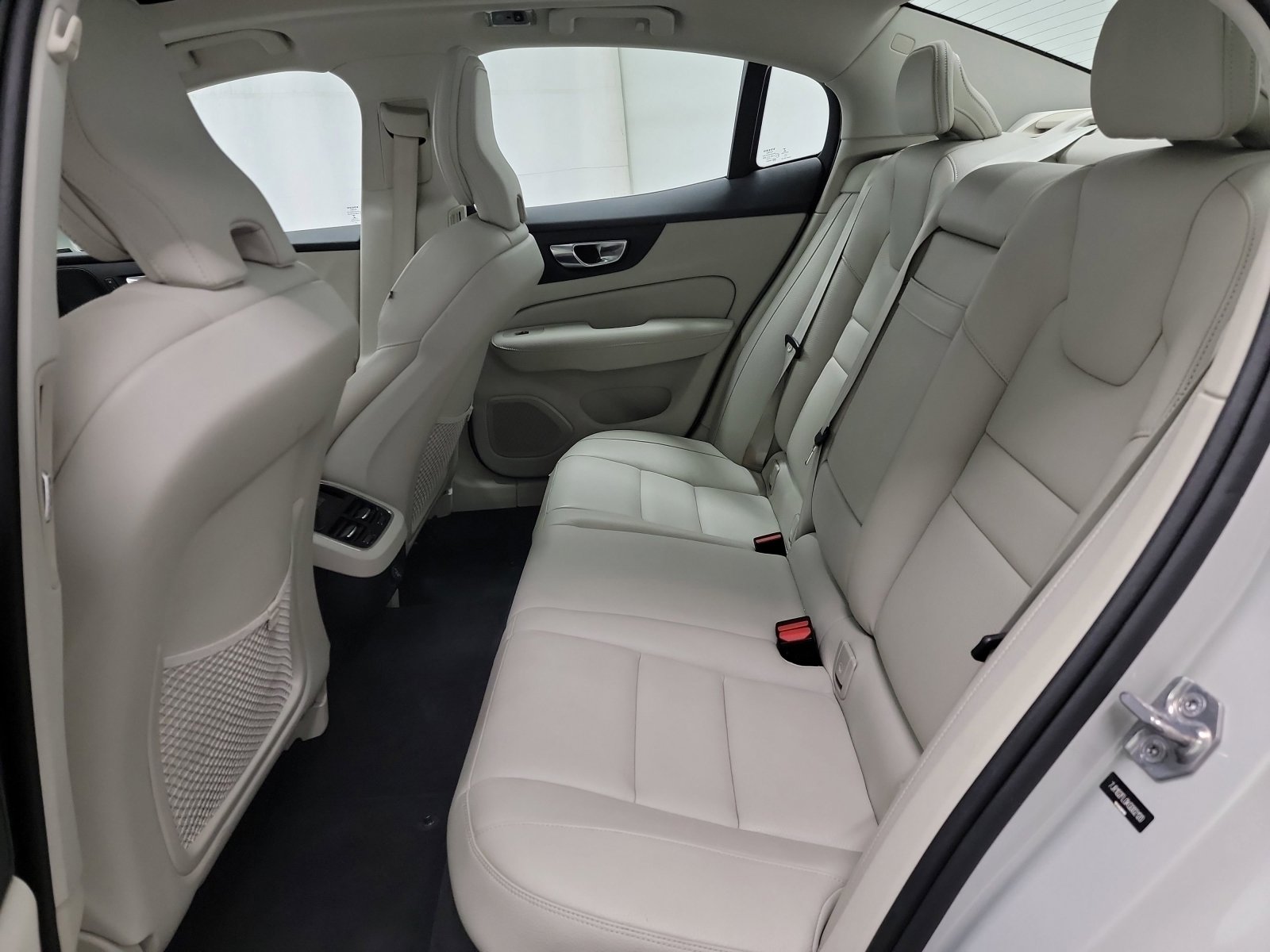 Used 2019 Volvo S60 T5 Inscription image 28