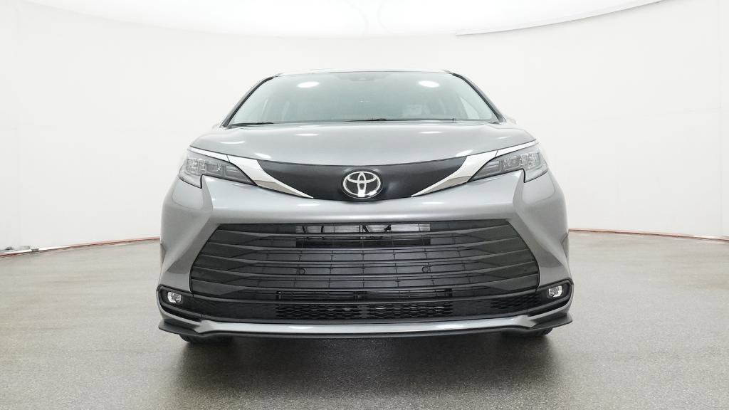 New 2026 Toyota Sienna XLE FWD image 46