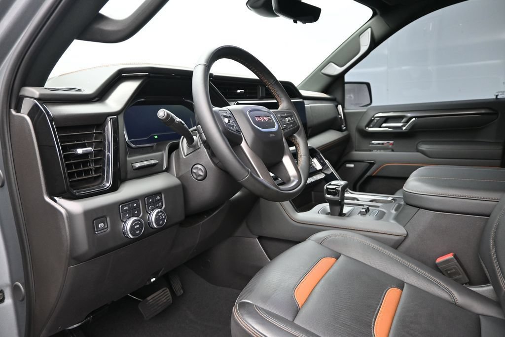 Used 2025 GMC Sierra 1500 AT4 w/ AT4 Premium Package AWD/4WD image 10