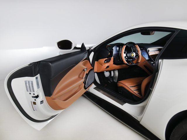 Used 2022 Ferrari Roma RWD image 25