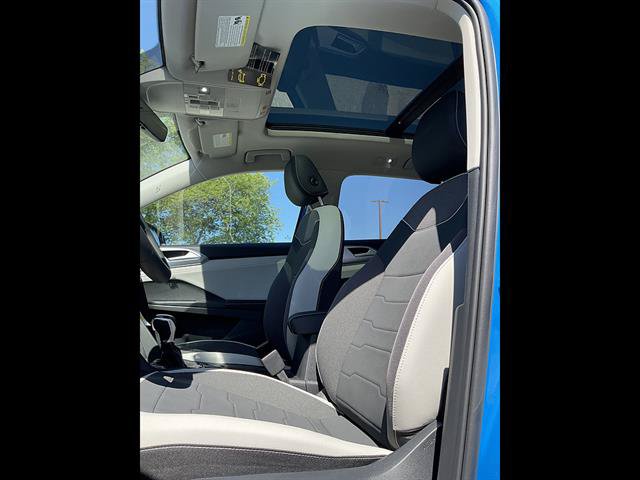New 2026 Volkswagen Taos SE AWD/4WD image 9