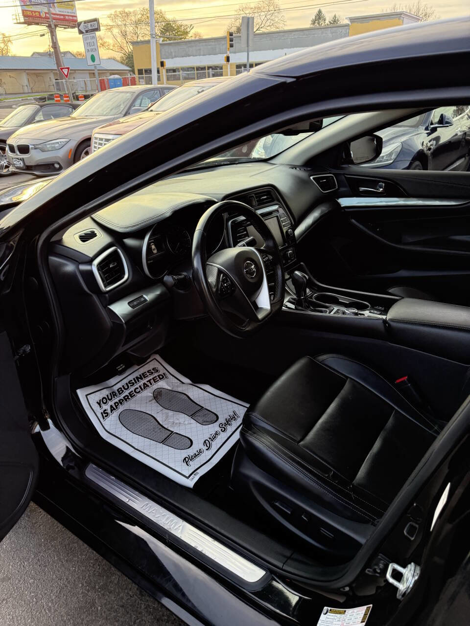 Used 2021 Nissan Maxima 3.5 SV w/ Floor Mat Group FWD image 9