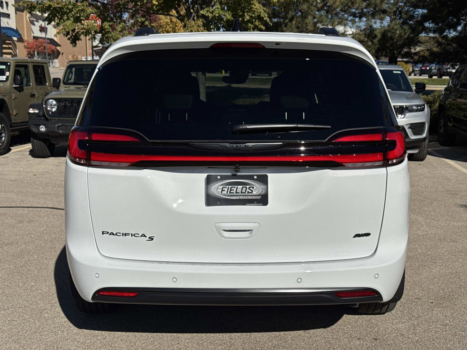 New 2026 Chrysler Pacifica Select image 6
