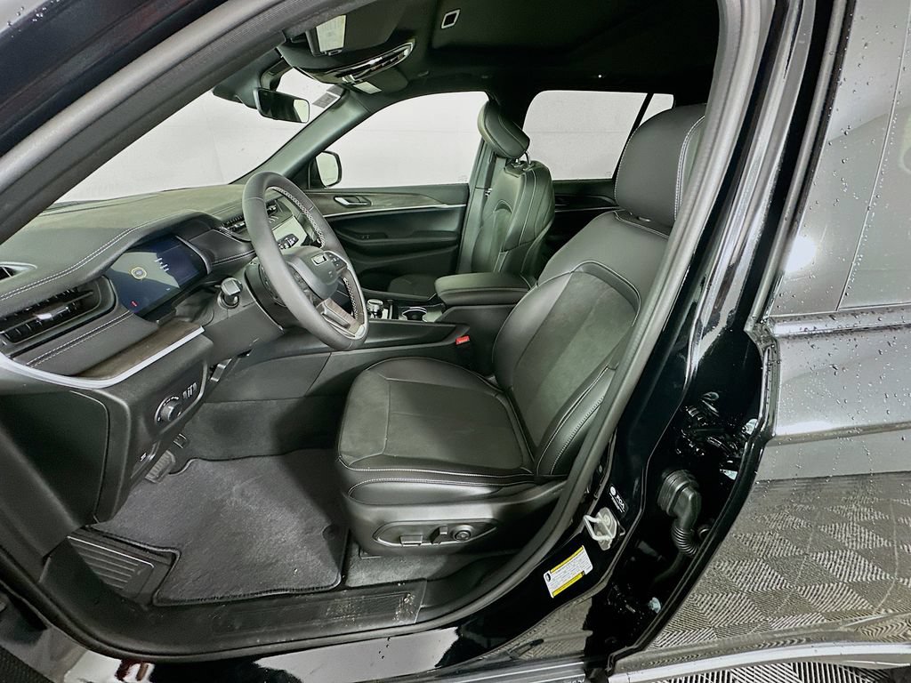 New 2026 Jeep Grand Cherokee Altitude AWD/4WD image 29