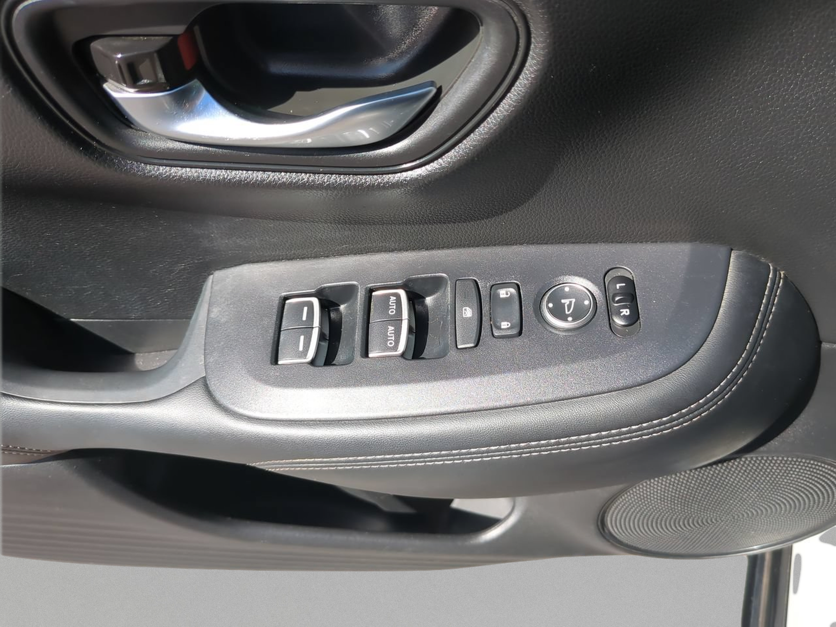 Certified 2023 Honda HR-V EX-L image 17