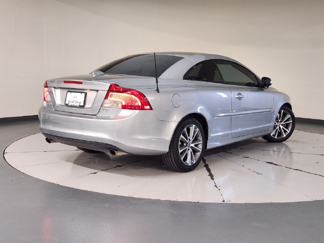 Used 2011 Volvo C70 T5 w/ Convenience Pkg FWD image 2